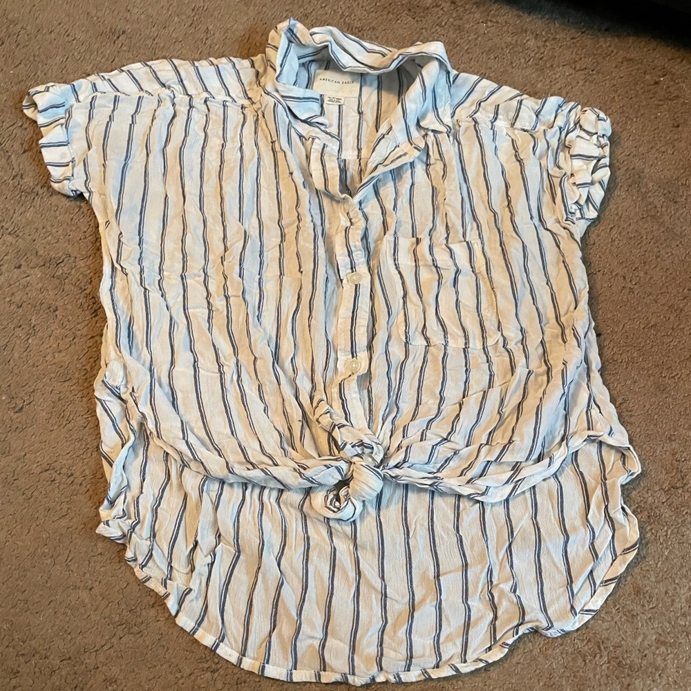 American Eagle Short Sleeve Button Up